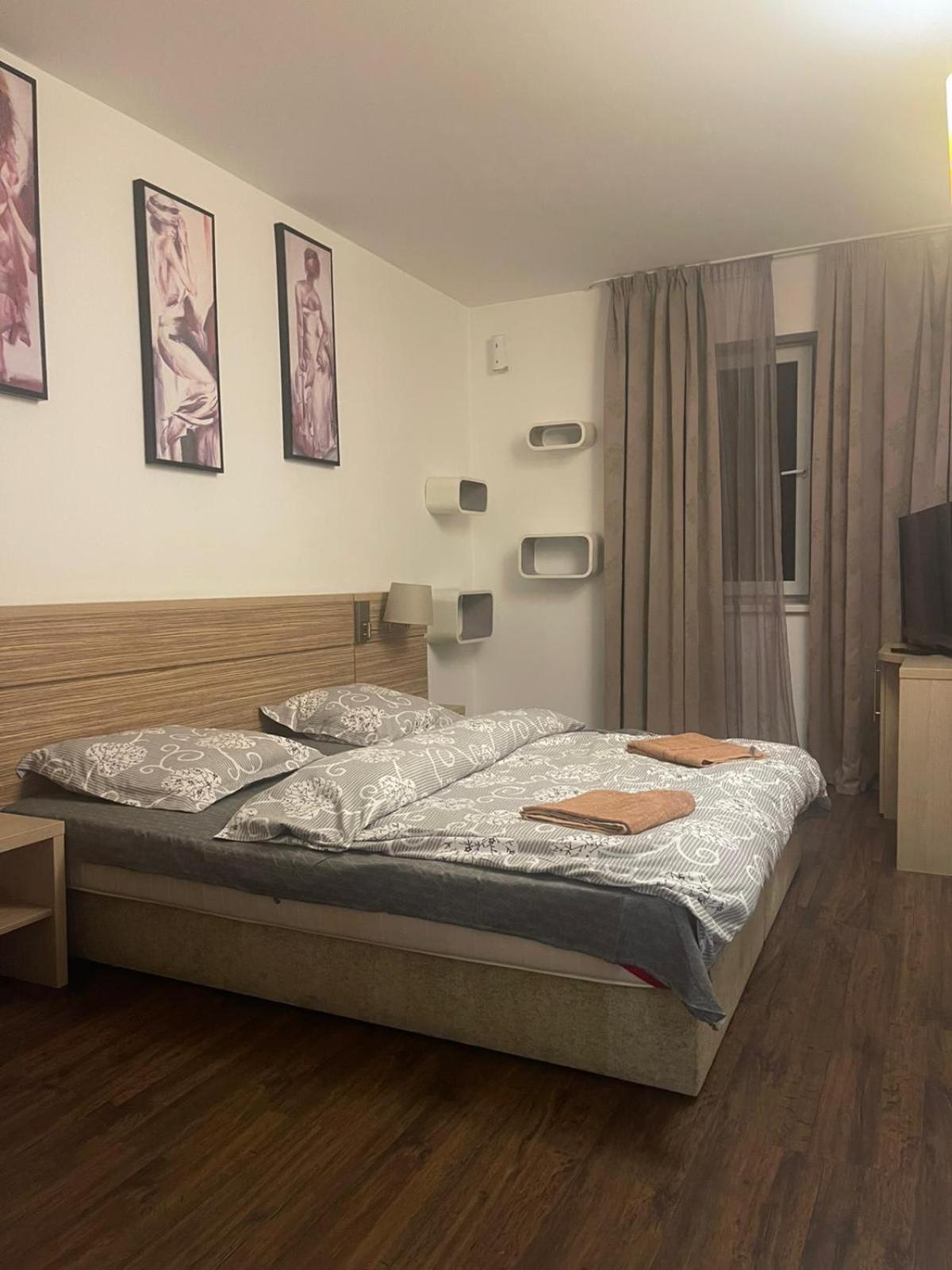 Amr Luxe Apartament *